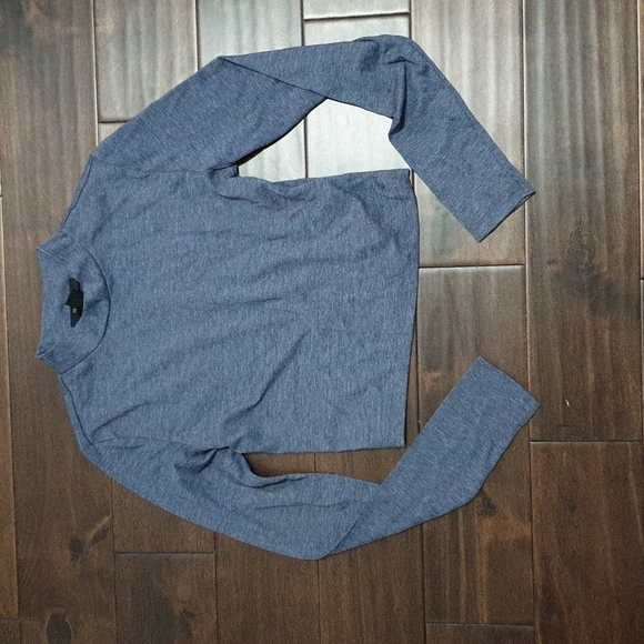 Forever 21 long sleeve crop top - Picture 1 of 2